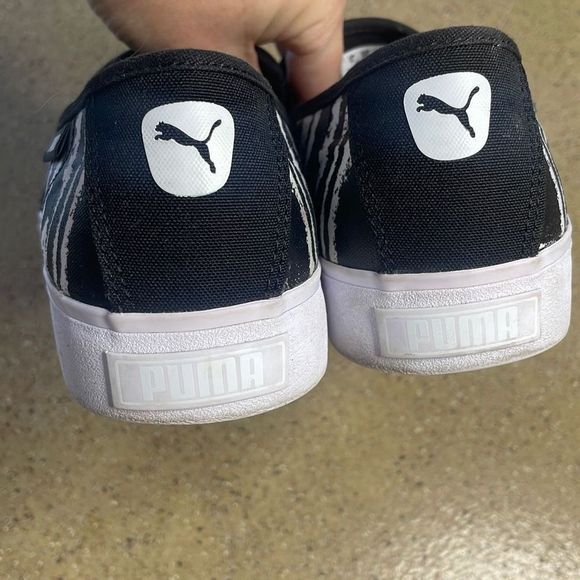 Puma Soft Foam Black & White Abstract Striped Canvas Slip On Sneakers sz 8.5 - Picture 11 of 11
